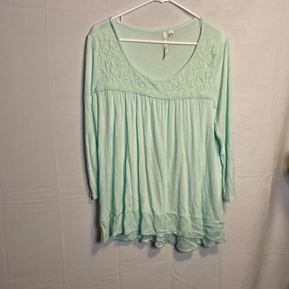 Lauren Conrad mint color top